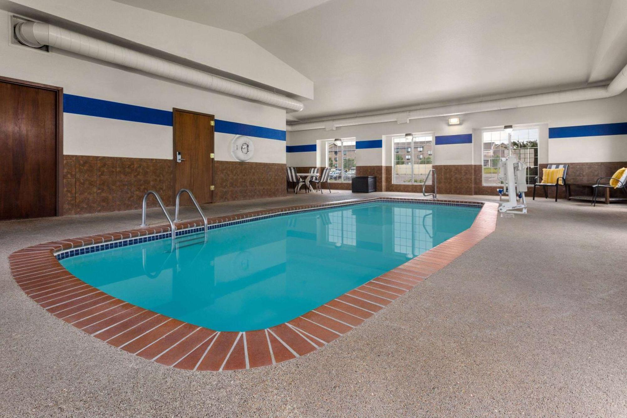 Microtel Inn & Suites By Wyndham Rapid City Buitenkant foto